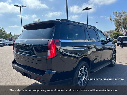 Used 2025 Ford Expedition Active RWD image 5