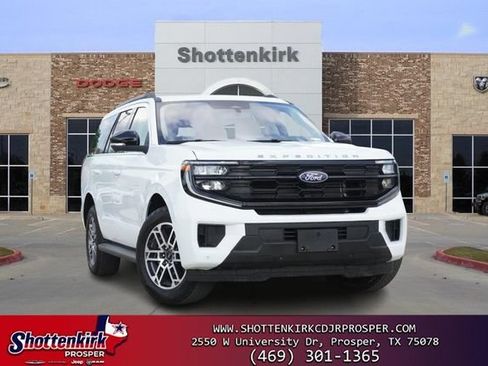 Used 2025 Ford Expedition Active AWD/4WD image 1
