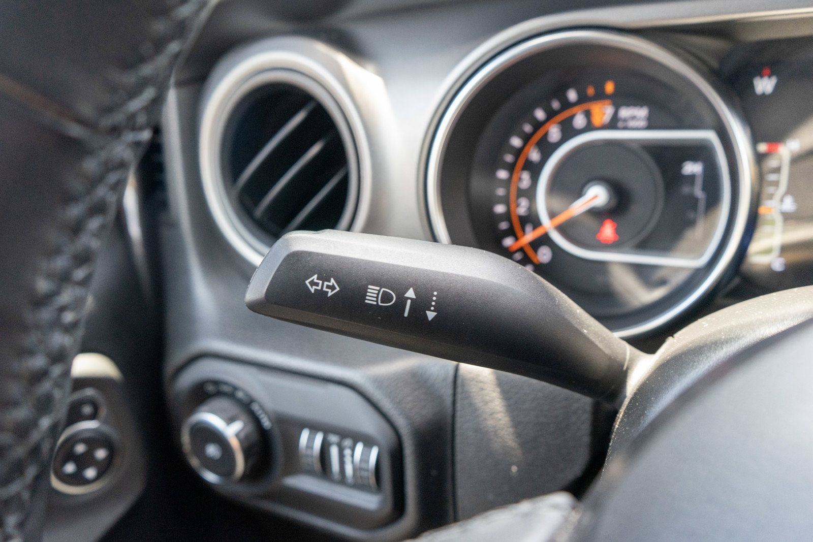 Used 2022 Jeep Wrangler Sport AWD/4WD image 25