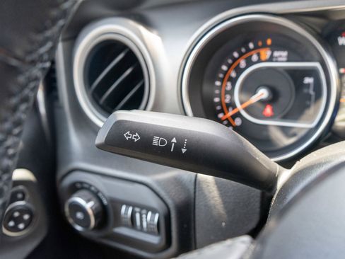 Used 2022 Jeep Wrangler Sport AWD/4WD image 25