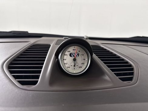Certified 2017 Porsche 911 Carrera 4 AWD/4WD image 29