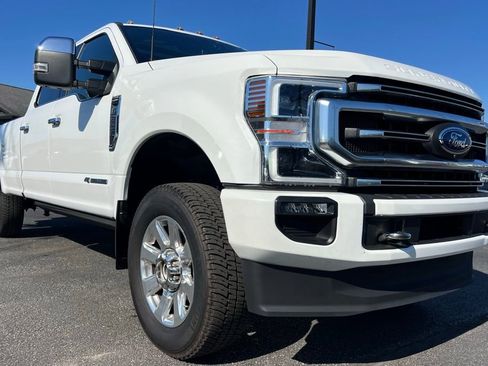 Used 2022 Ford F250 Platinum w/ FX4 Off-Road Package image 14
