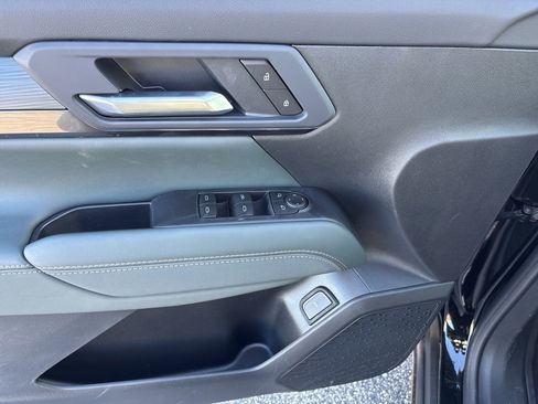 New 2026 GMC Terrain AT4 w/ LPO, Black Badging Package image 9