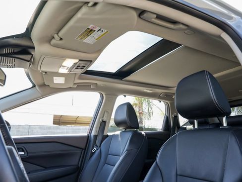 Used 2023 Nissan Rogue SL w/ SL Premium Package FWD image 19