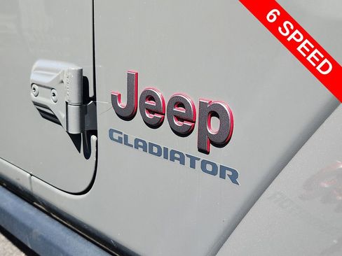 Used 2020 Jeep Gladiator Rubicon w/ LED Lighting Group AWD/4WD image 29