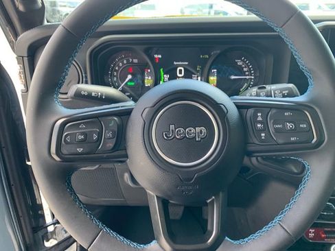Used 2025 Jeep Wrangler Unlimited Rubicon 4xe AWD/4WD image 26