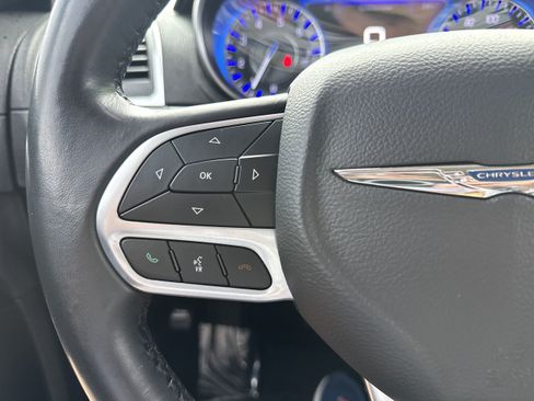 Used 2021 Chrysler 300 Touring L RWD image 21