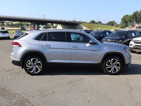 Used 2021 Volkswagen Atlas Cross Sport SEL Premium AWD/4WD image 9