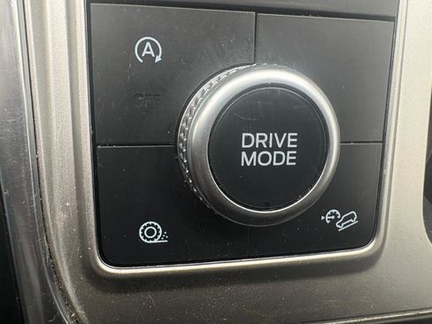Used 2020 Ford Explorer XLT w/ Equipment Group 202A AWD/4WD image 27