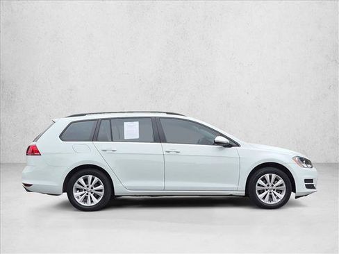 Used 2017 Volkswagen Golf S AWD/4WD image 4
