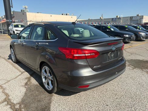 Used 2016 Ford Focus Titanium FWD image 3