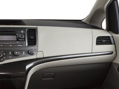 Used 2013 Toyota Sienna XLE w/ Entertainment Pkg AWD/4WD image 19
