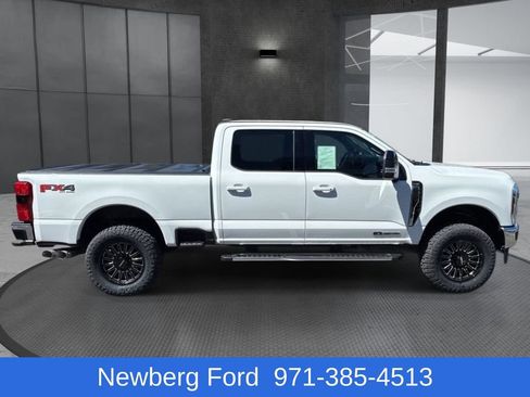 Used 2025 Ford F350 Lariat w/ FX4 Off-Road Package AWD/4WD image 5