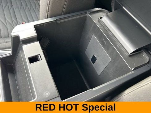 Used 2021 Ford Explorer XLT image 36