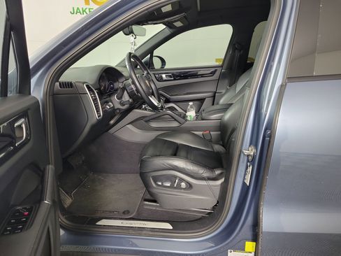 Used 2019 Porsche Cayenne image 5