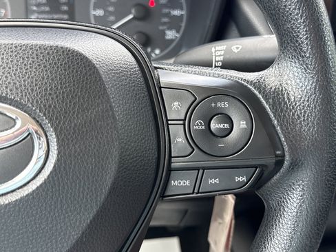 Used 2024 Toyota Corolla LE FWD image 21
