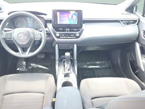 Used 2024 Toyota Corolla Cross AWD Hybrid w/ Moonroof Package image 11