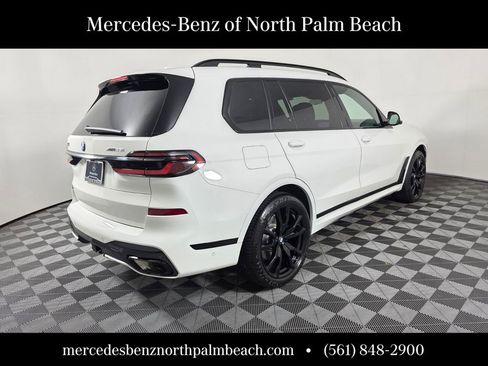 Used 2024 BMW X7 xDrive40i w/ M Sport Package AWD/4WD image 6
