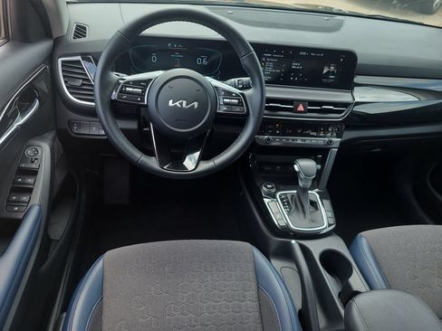 Used 2025 Kia Seltos S FWD image 11