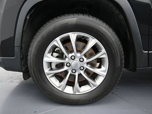 Used 2021 Jeep Cherokee Latitude Lux w/ Sun & Sound Group AWD/4WD image 9