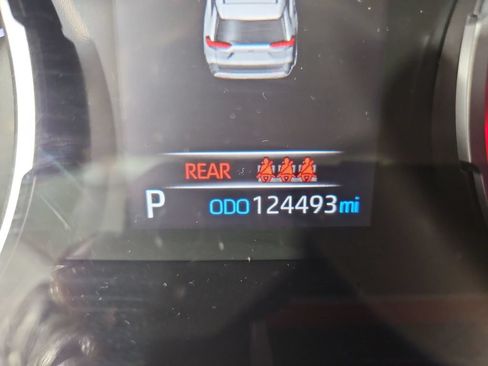 Used 2021 Toyota RAV4 XLE w/ Convenience Package AWD/4WD image 17