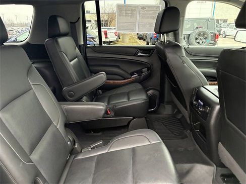 Used 2020 Chevrolet Suburban Premier image 18