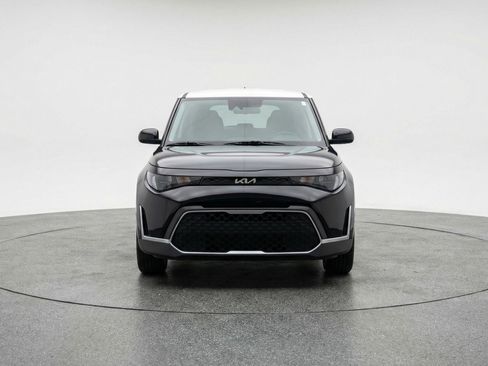 Used 2025 Kia Soul LX w/ LX Technology Package FWD image 2