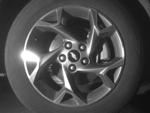 Used 2025 Chevrolet Trax LT FWD image 13