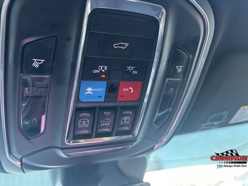 Used 2025 Jeep Grand Cherokee Limited w/ Luxury Tech Group II AWD/4WD image 20