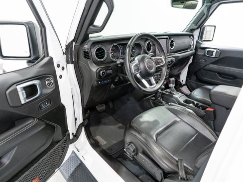 Used 2022 Jeep Wrangler Unlimited Sahara w/ Cold Weather Group AWD/4WD image 12