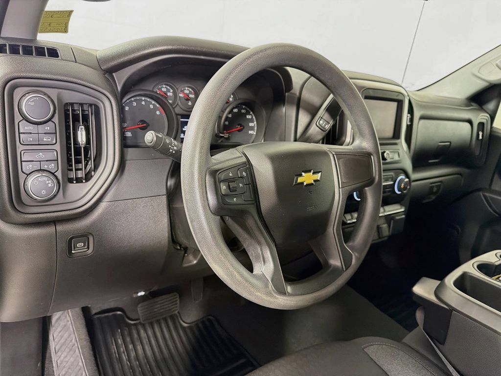 Used 2022 Chevrolet Silverado 1500 Custom AWD/4WD image 10
