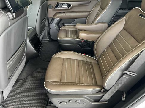 New 2026 GMC Yukon Denali Ultimate AWD/4WD image 38
