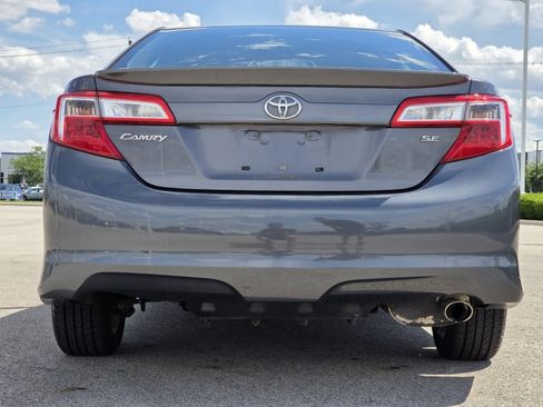 Used 2013 Toyota Camry SE FWD image 12