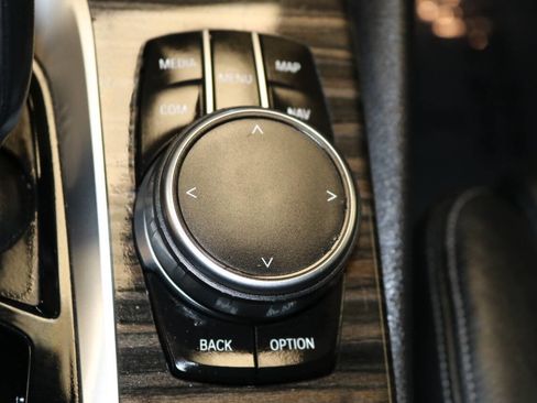 Used 2018 BMW 530i image 38