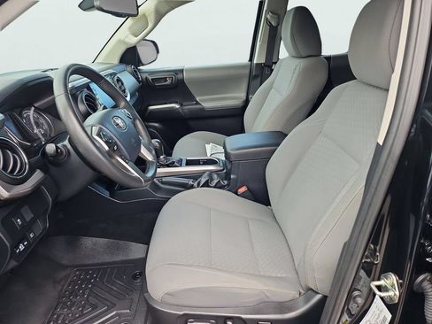 Used 2020 Toyota Tacoma SR5 AWD/4WD image 27