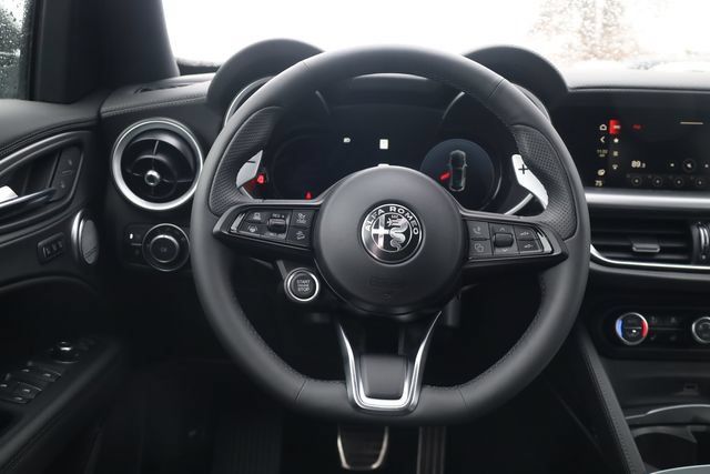 New 2025 Alfa Romeo Stelvio Sprint AWD/4WD image 11