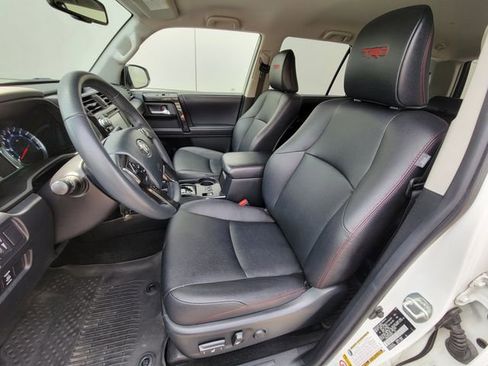 Used 2018 Toyota 4Runner TRD Off-Road Premium AWD/4WD image 19
