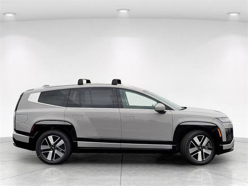 New 2026 Hyundai Ioniq 9 SEL image 8