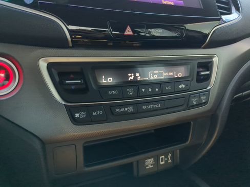 Used 2023 Honda Ridgeline Sport image 25