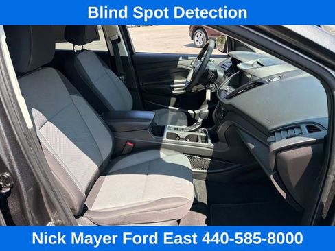 Used 2017 Ford Escape SE w/ Equipment Group 201A FWD image 12