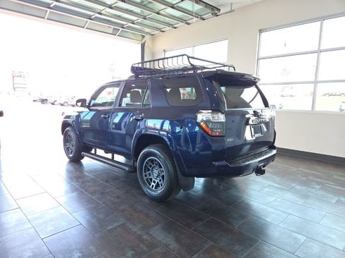 Used 2020 Toyota 4Runner Venture w/ Moonroof Package image 4