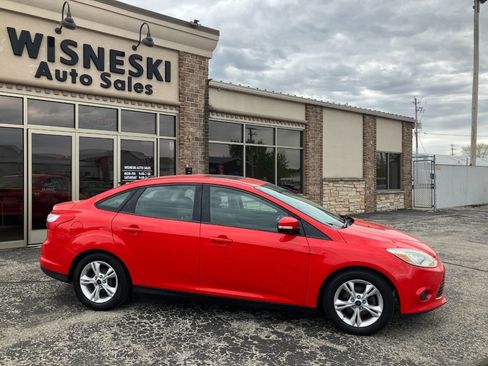Used 2014 Ford Focus SE FWD image 2