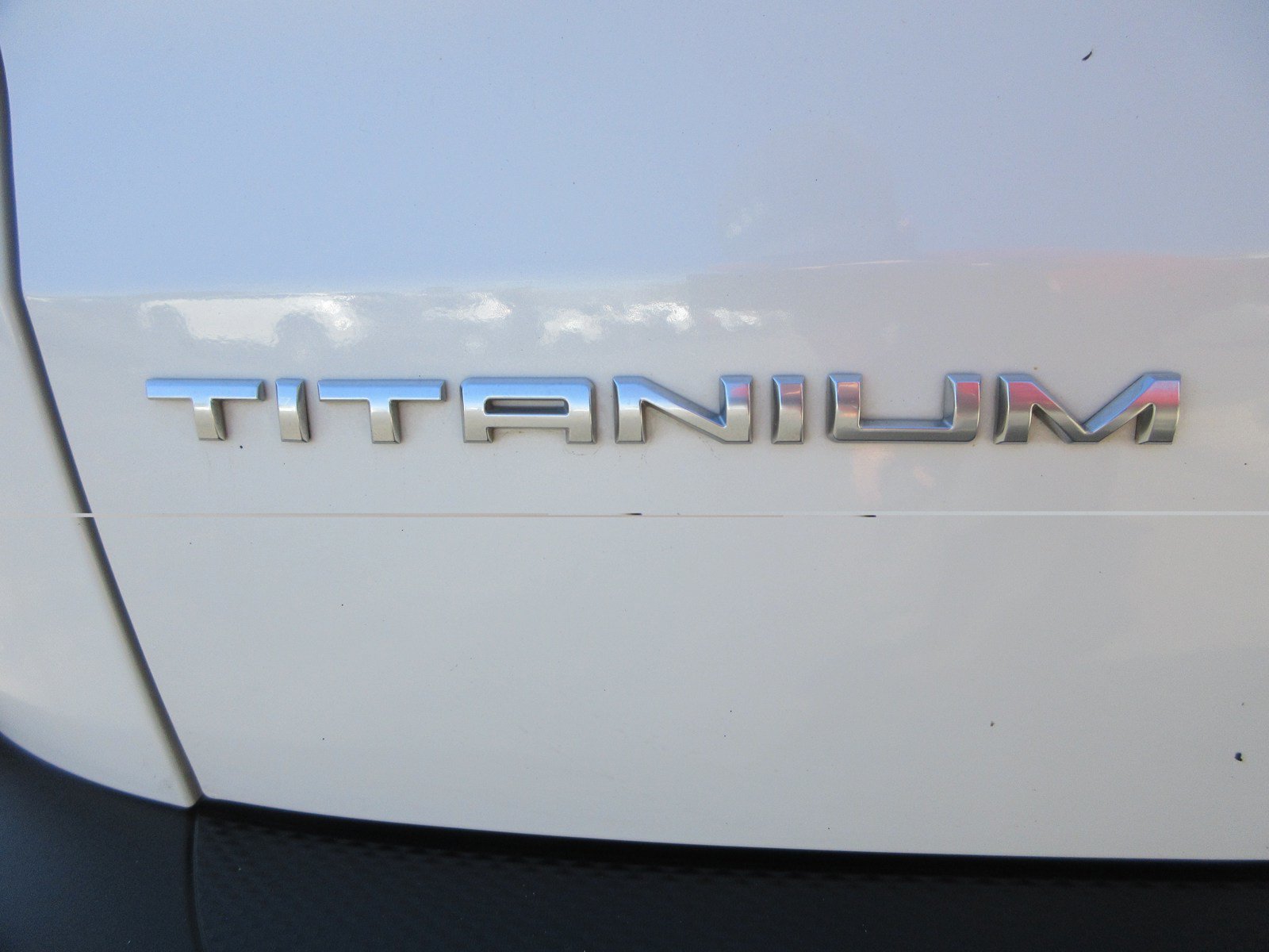 Used 2020 Ford Escape Titanium FWD image 8