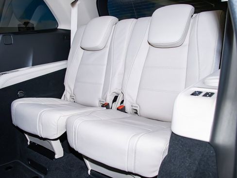 New 2026 Mercedes-Benz GLS 580 4MATIC image 23