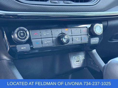 Used 2025 Jeep Compass Trailhawk AWD/4WD image 17