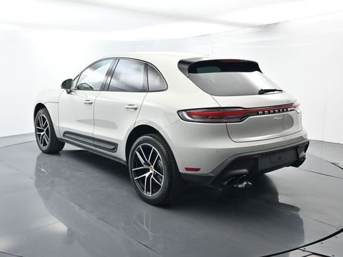 Certified 2025 Porsche Macan image 3