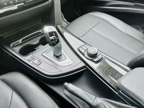 Used 2018 BMW 320i Sedan w/ Convenience Package RWD image 23