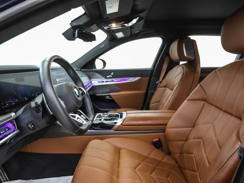 Certified 2024 BMW 760i xDrive w/ Executive Package AWD/4WD image 10