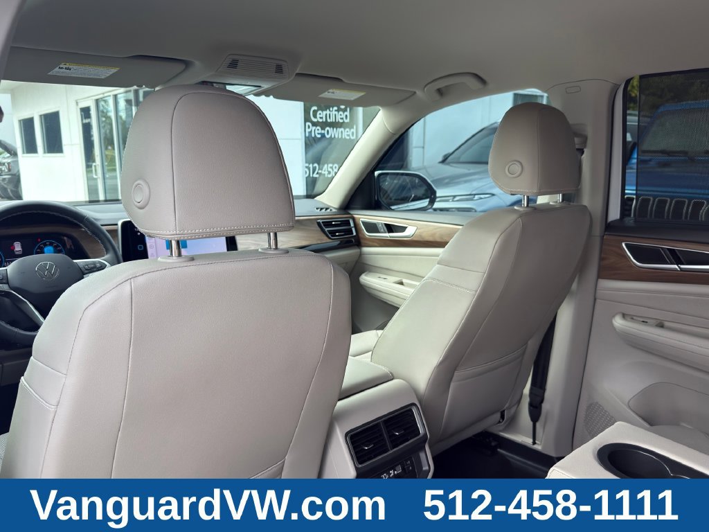 Used 2024 Volkswagen Atlas SE w/ Black Wheel Package FWD image 29