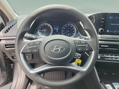 Used 2023 Hyundai Sonata SE w/ Preferred Accessory Package FWD image 9